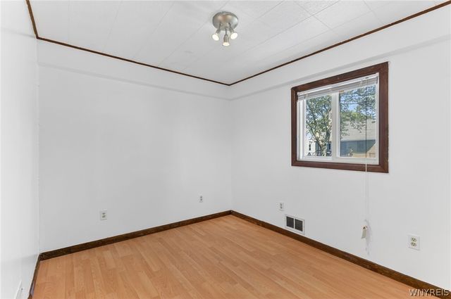 3041 Falls Street, Niagara Falls, NY 14303