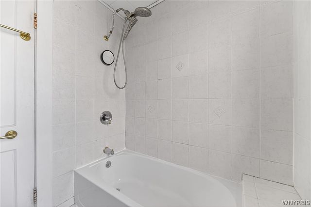 3041 Falls Street, Niagara Falls, NY 14303