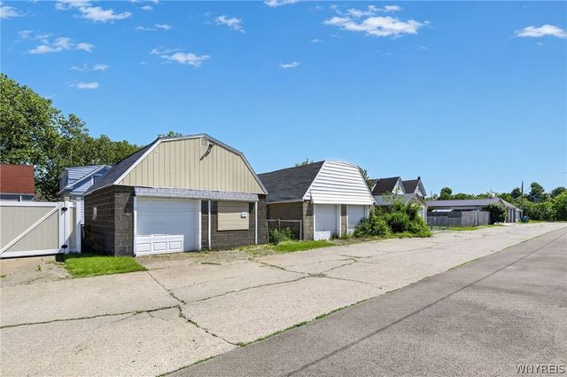 3041 Falls Street, Niagara Falls, NY 14303
