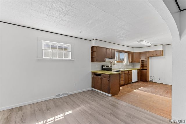 3041 Falls Street, Niagara Falls, NY 14303