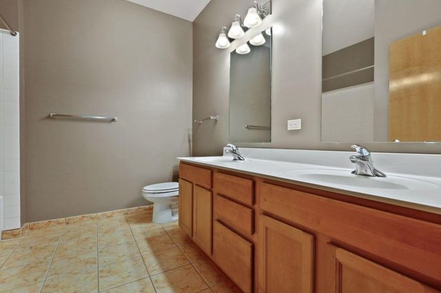 2565 Franklin Avenue 213, Saint Paul, MN 55114