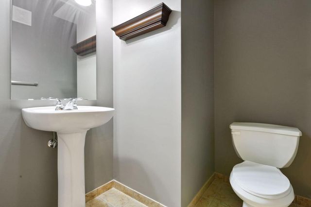 2565 Franklin Avenue 213, Saint Paul, MN 55114