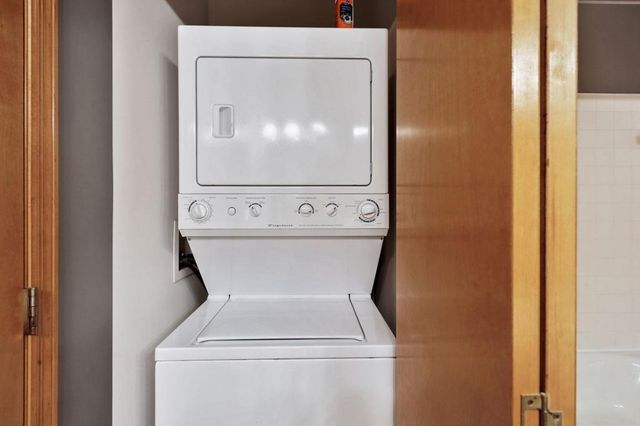 2565 Franklin Avenue 213, Saint Paul, MN 55114