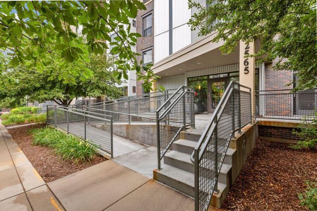 2565 Franklin Avenue 213, Saint Paul, MN 55114