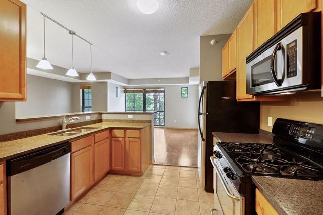 2565 Franklin Avenue 213, Saint Paul, MN 55114