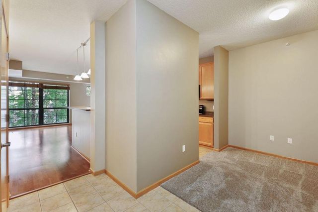 2565 Franklin Avenue 213, Saint Paul, MN 55114