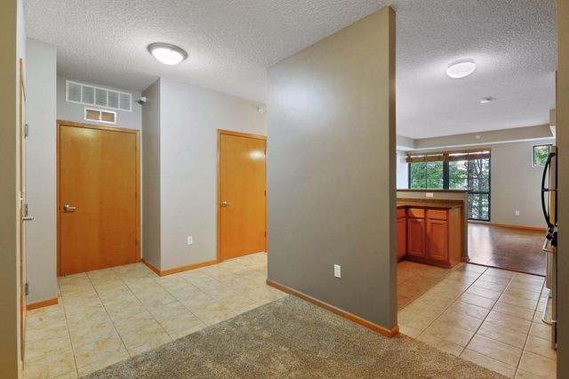 2565 Franklin Avenue 213, Saint Paul, MN 55114