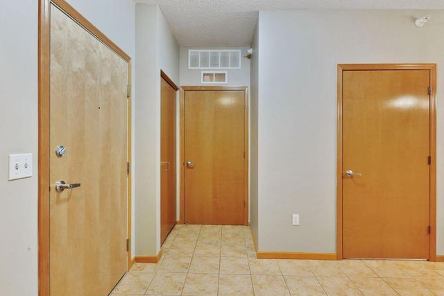 2565 Franklin Avenue 213, Saint Paul, MN 55114