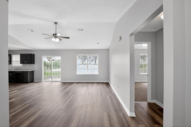 1869 Tamara Way, Spartanburg, SC 29301