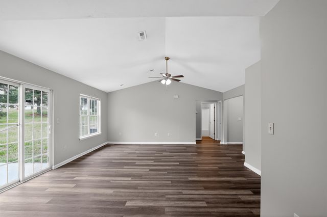 1869 Tamara Way, Spartanburg, SC 29301