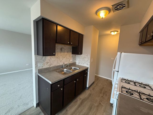 3001 Thatcher Avenue 4J, River Grove, IL 60171