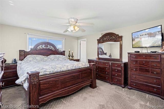 2923 Groves Drive, Sterling Heights, MI 48310