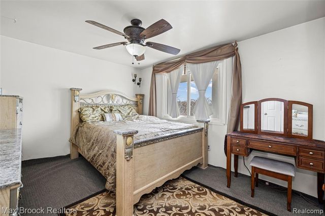 2923 Groves Drive, Sterling Heights, MI 48310