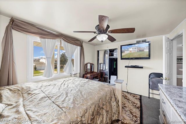 2923 Groves Drive, Sterling Heights, MI 48310