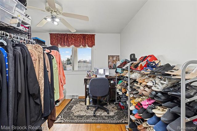 2923 Groves Drive, Sterling Heights, MI 48310