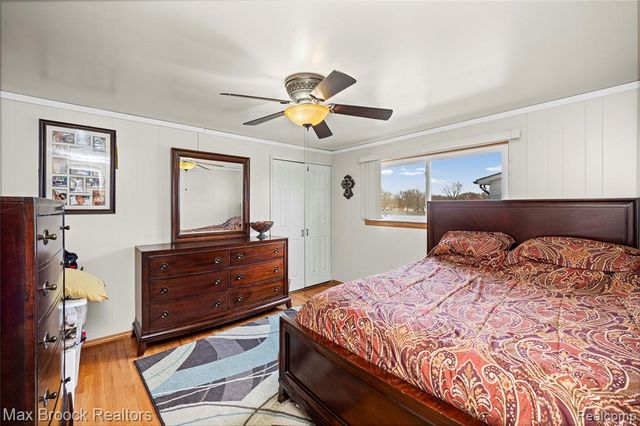 2923 Groves Drive, Sterling Heights, MI 48310