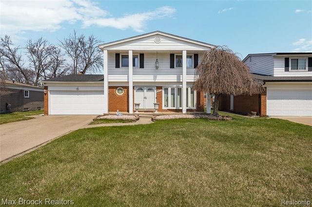 2923 Groves Drive, Sterling Heights, MI 48310