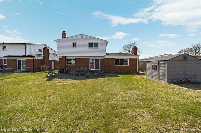 2923 Groves Drive, Sterling Heights, MI 48310