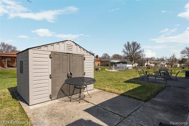 2923 Groves Drive, Sterling Heights, MI 48310