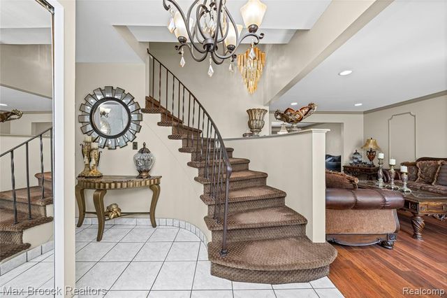 2923 Groves Drive, Sterling Heights, MI 48310