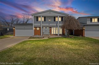2923 Groves Drive, Sterling Heights, MI 48310