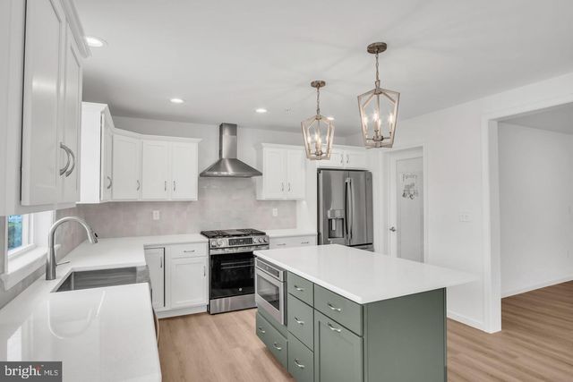 2147 S AUTUMN CHASE DRIVE, Mechanicsburg, PA 17055