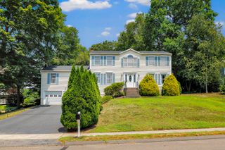 7 Amber Drive, Seymour, CT 06483