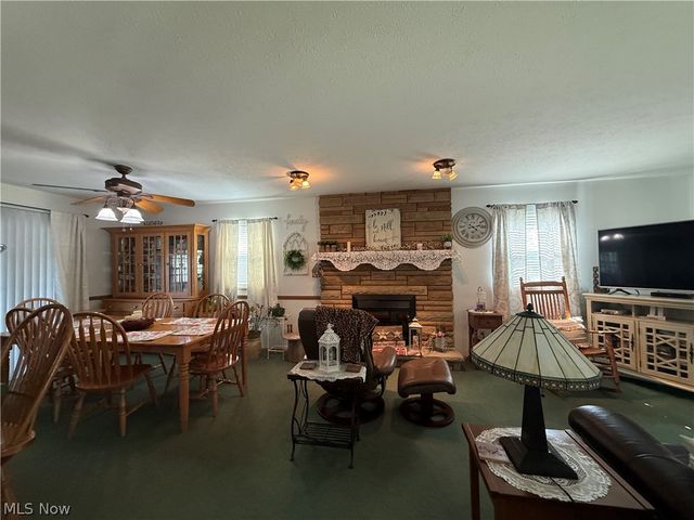 1451 Poplar Avenue, Belpre, OH 45714
