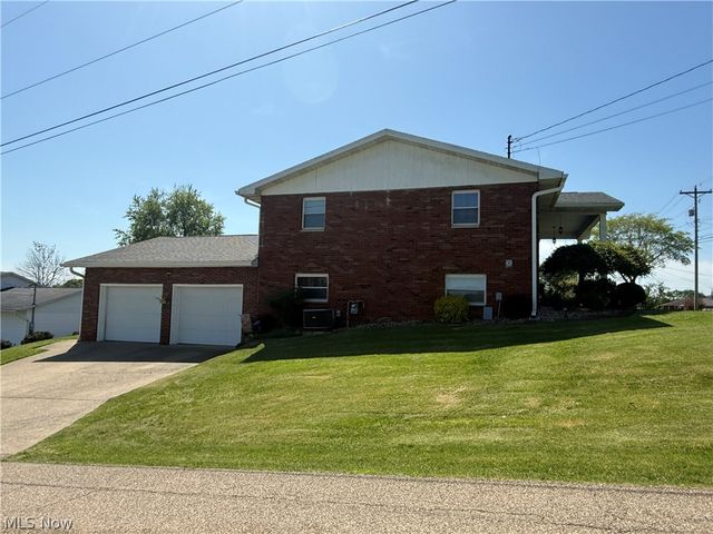 1451 Poplar Avenue, Belpre, OH 45714