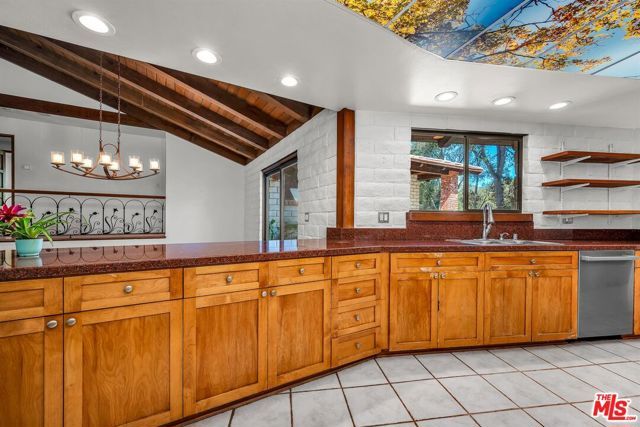 535 Crater Camp Drive, Calabasas, CA 91302