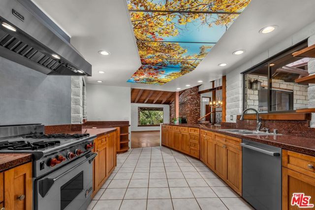 535 Crater Camp Drive, Calabasas, CA 91302