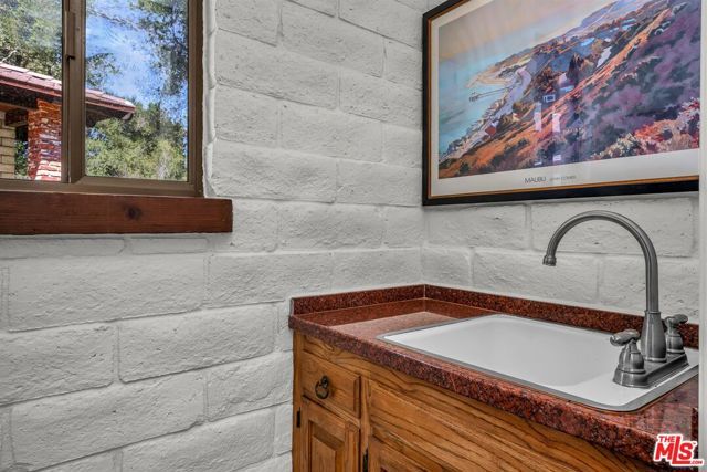 535 Crater Camp Drive, Calabasas, CA 91302