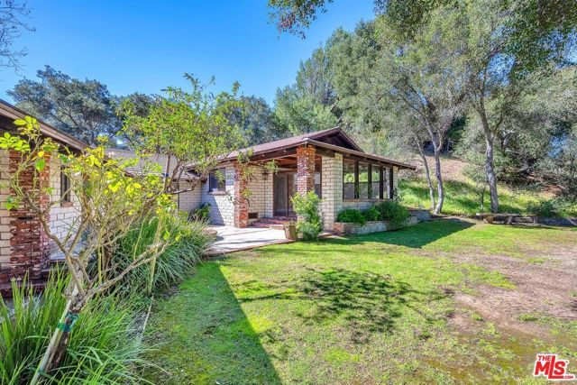 535 Crater Camp Drive, Calabasas, CA 91302