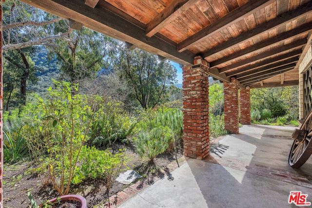 535 Crater Camp Drive, Calabasas, CA 91302