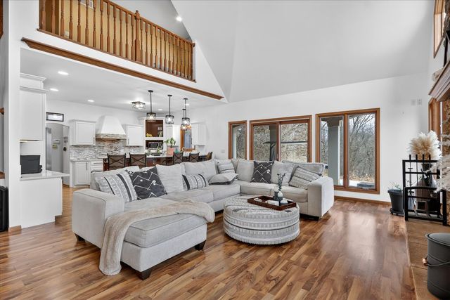 638 W Cedarville Road, Freeport, IL 61032