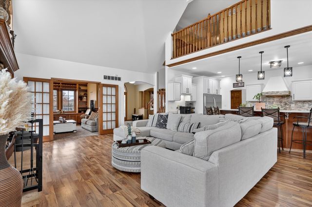 638 W Cedarville Road, Freeport, IL 61032