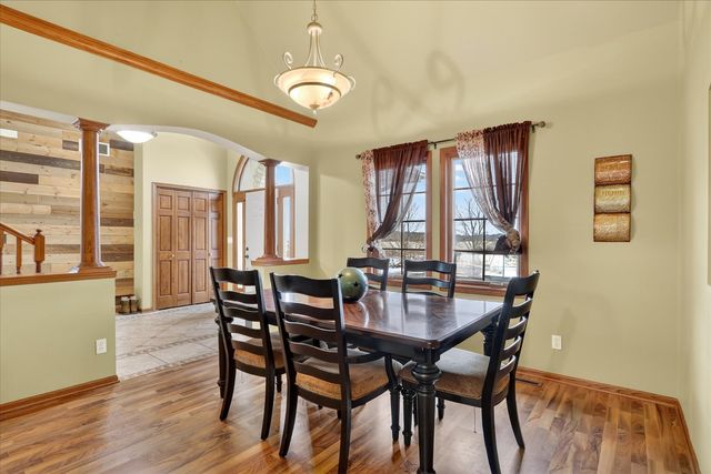 638 W Cedarville Road, Freeport, IL 61032