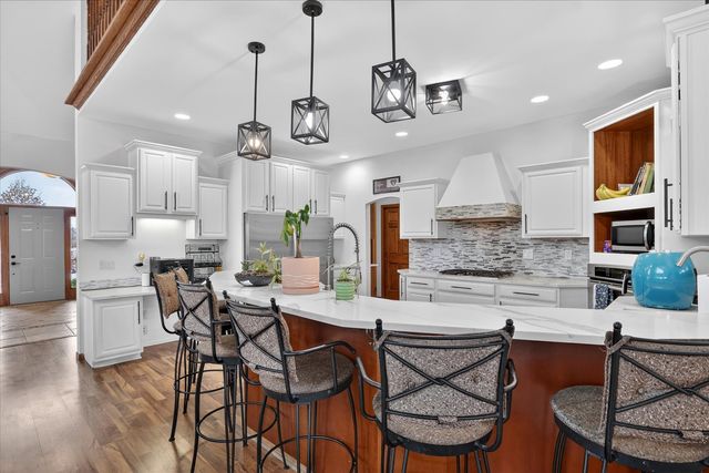 638 W Cedarville Road, Freeport, IL 61032