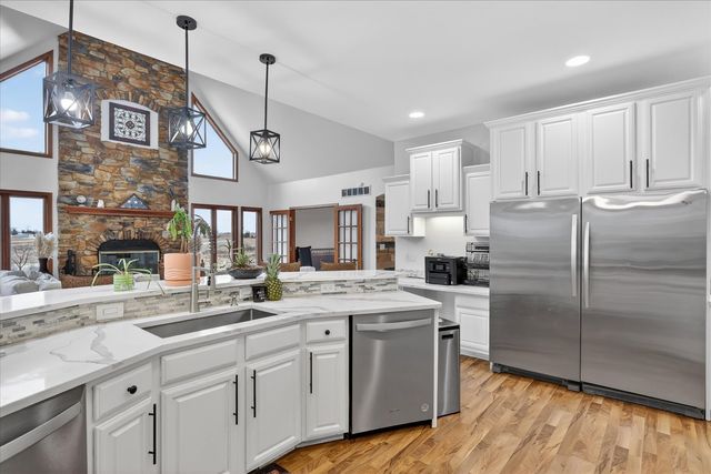 638 W Cedarville Road, Freeport, IL 61032