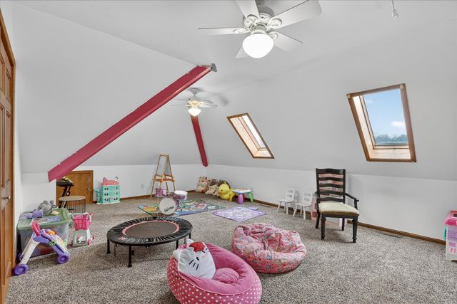 638 W Cedarville Road, Freeport, IL 61032