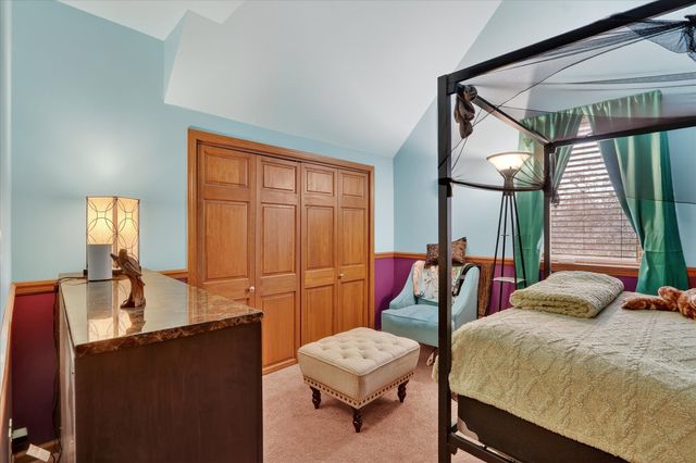 638 W Cedarville Road, Freeport, IL 61032