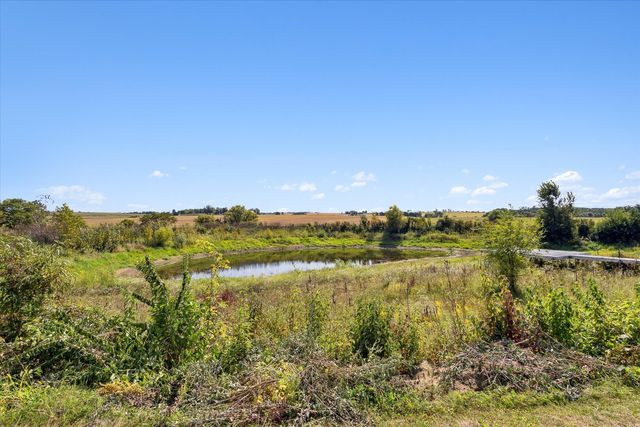 638 W Cedarville Road, Freeport, IL 61032