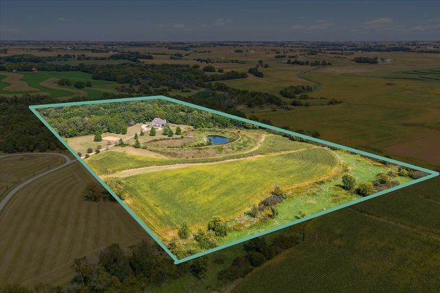 638 W Cedarville Road, Freeport, IL 61032