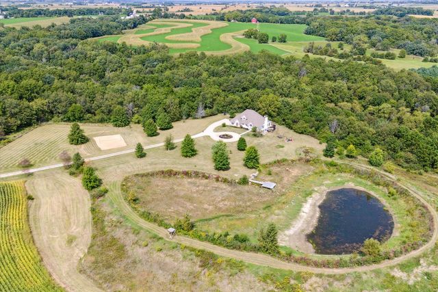 638 W Cedarville Road, Freeport, IL 61032