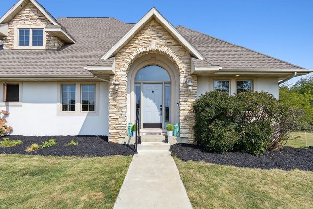 638 W Cedarville Road, Freeport, IL 61032