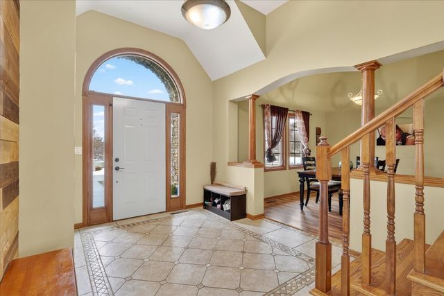 638 W Cedarville Road, Freeport, IL 61032