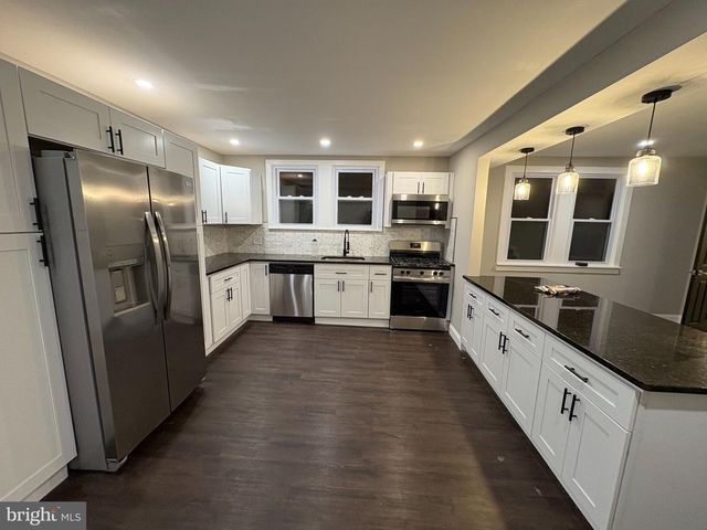 1736 KINGS HWY, Swedesboro, NJ 08085
