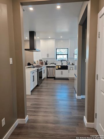 511 E Woodlawn Avenue, San Antonio, TX 78212