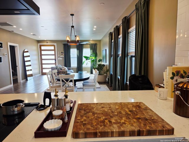 511 E Woodlawn Avenue, San Antonio, TX 78212