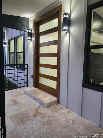 511 E Woodlawn Avenue, San Antonio, TX 78212